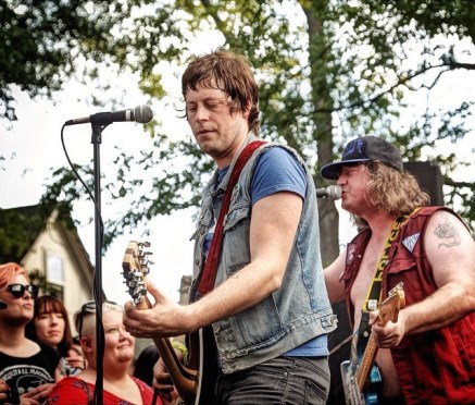 10623844_345627112279605_607289388_n